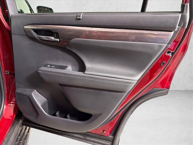 Certified Used 2026 RUBY FLARE PEARL Toyota  image 17