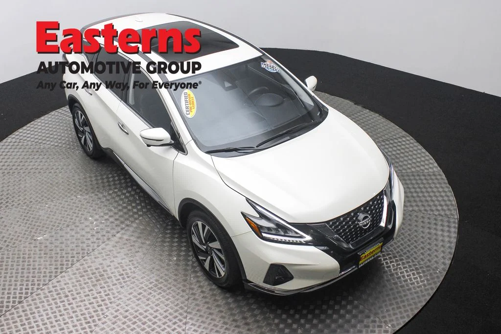 Used 2023 White Nissan SL image 3