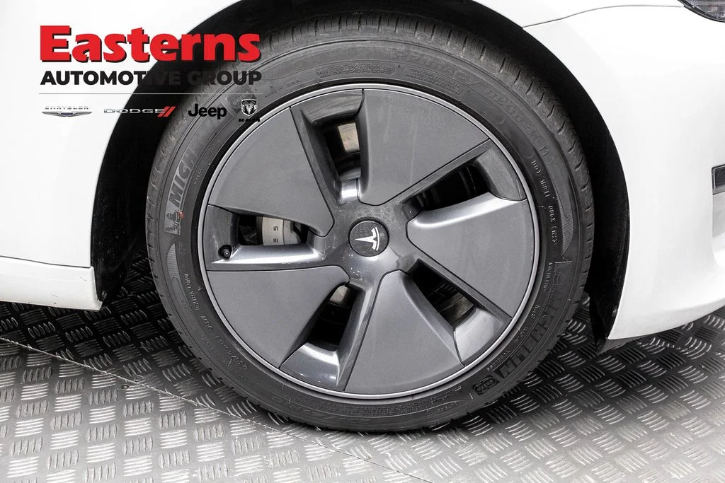 Used 2023 White Tesla Base image 25