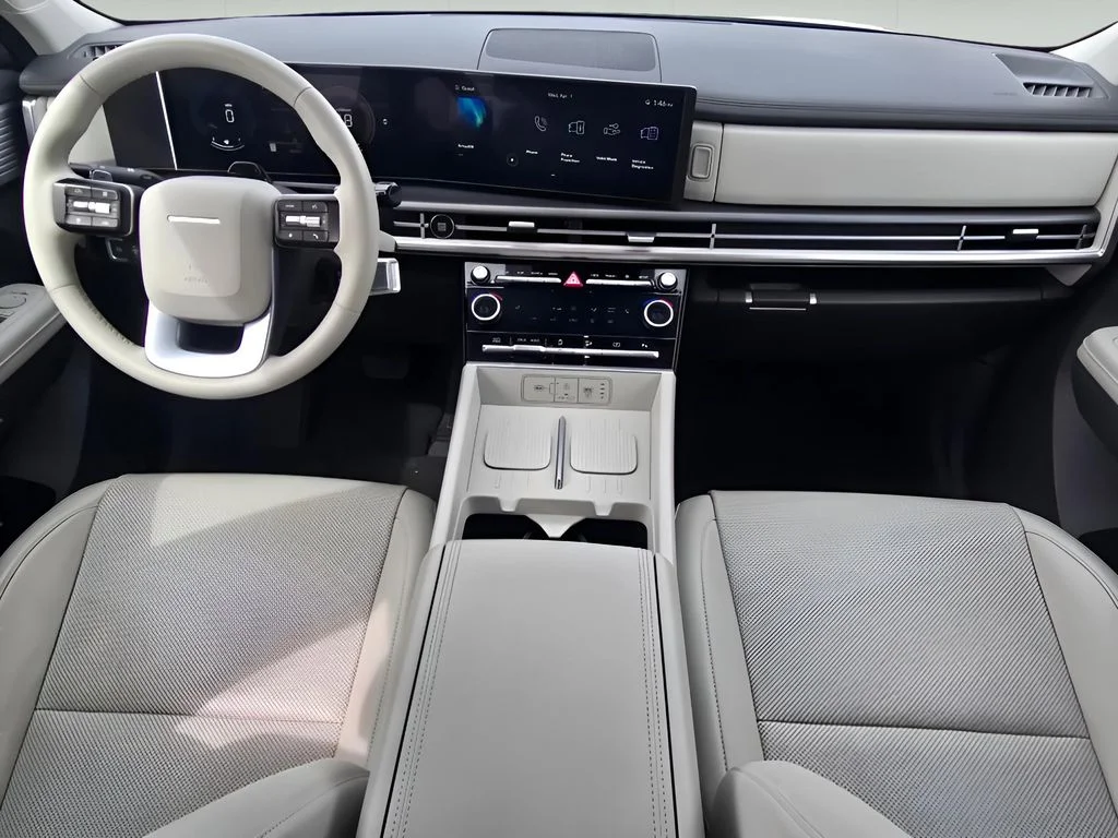 Used 2025 Shimmering Silver Hyundai SEL image 18
