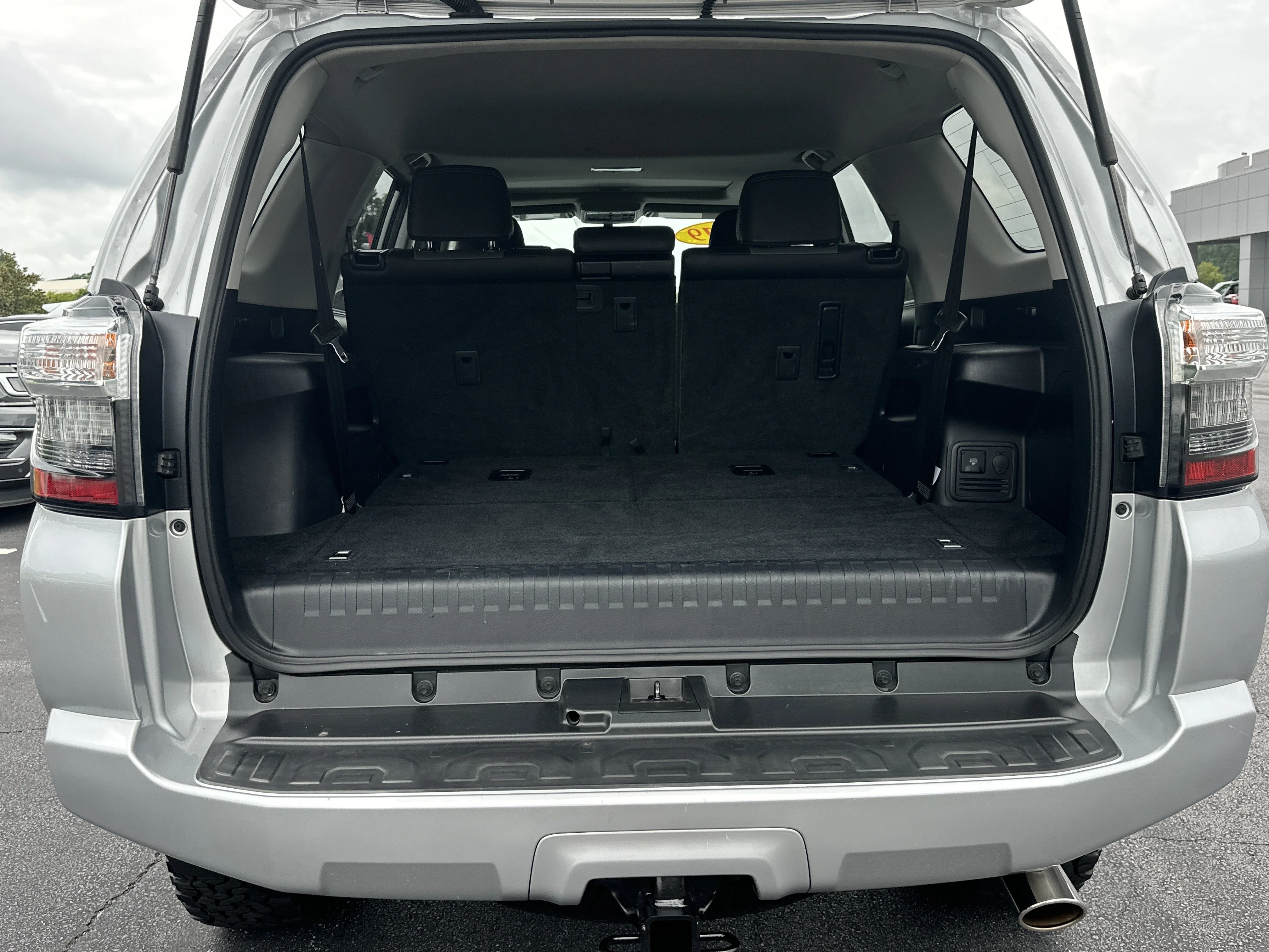 Used 2019 Classic Silver Metallic Toyota SR5 Premium image 18