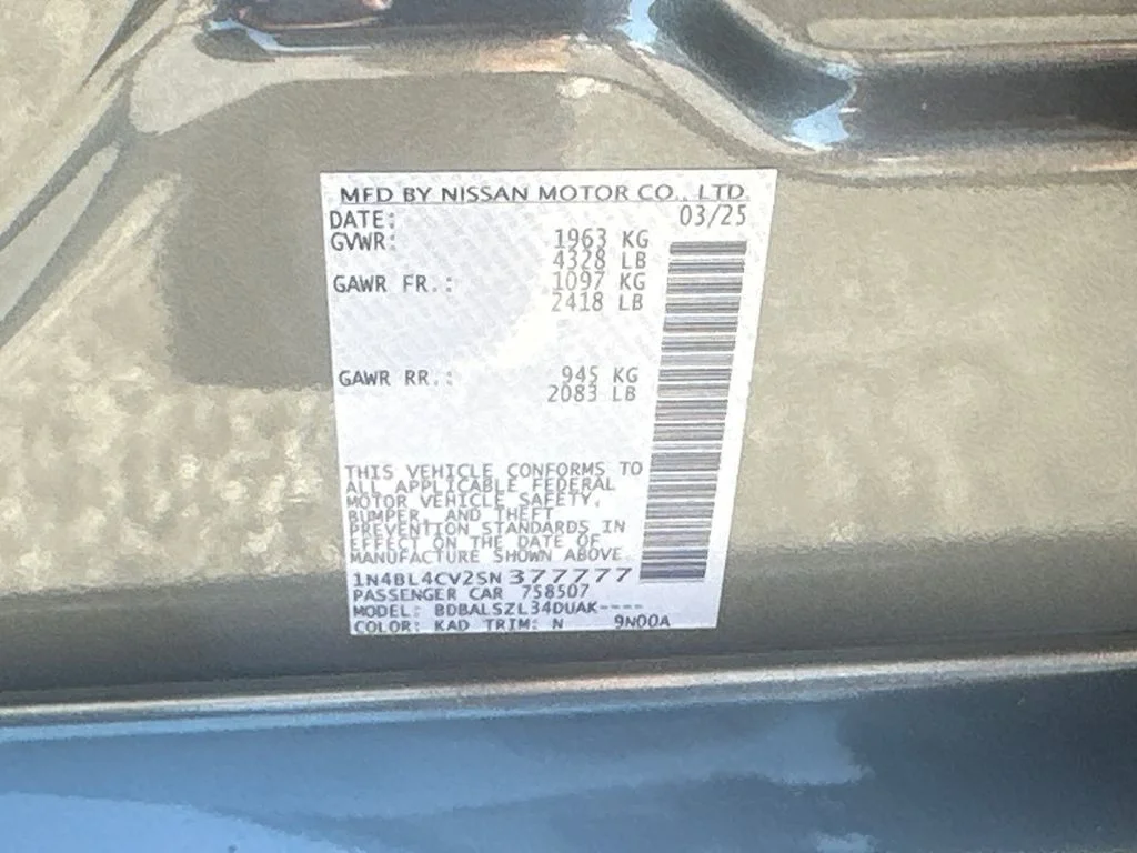 Used 2025 Gray Nissan 2.5 SR image 32