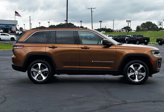 New 2026 Copper Shino Metallic Clearcoat Jeep Limited image 8