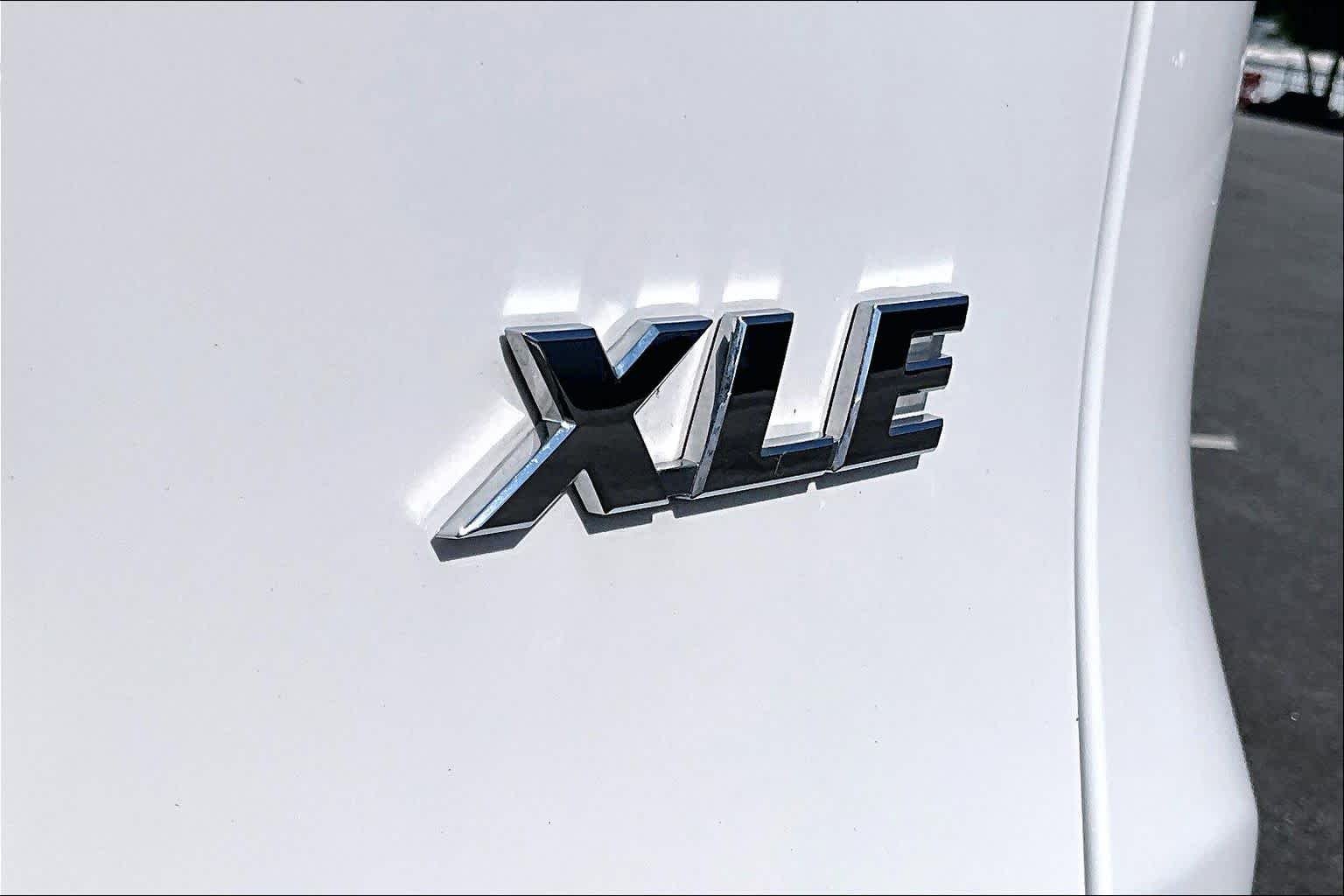 Used 2024 Ice Cap Toyota XLE image 10
