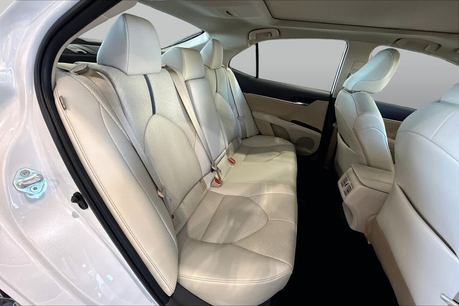 Used 2023 Wind Chill Pearl Toyota XLE V6 image 20