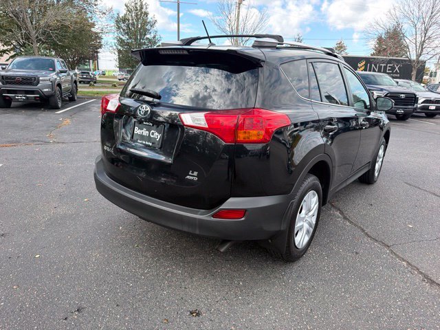 Used 2015 Black Toyota LE image 4