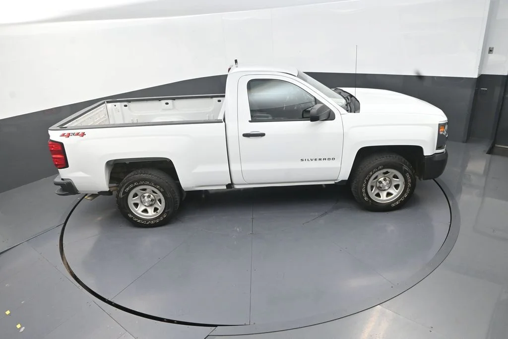Used 2018 White Chevrolet WT image 21