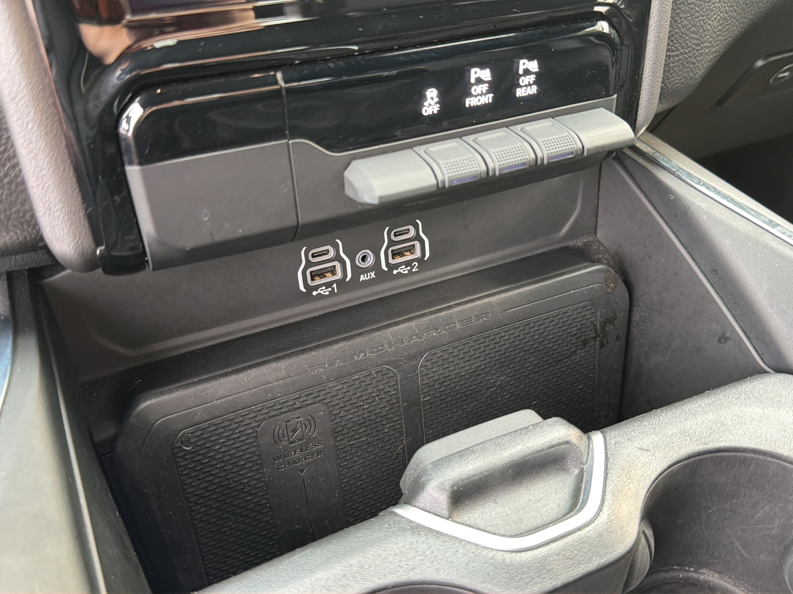Used 2025 Silver Ram Laramie image 22