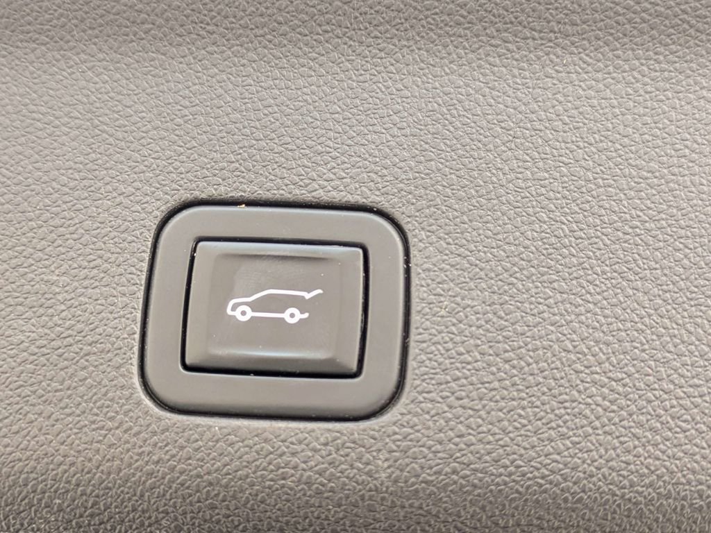 2021 Chevrolet Tahoe Z71 - Photo 15