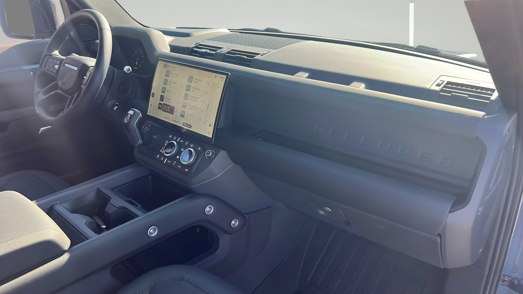 2026 Land Rover Defender X-Dynamic SE - Photo 26