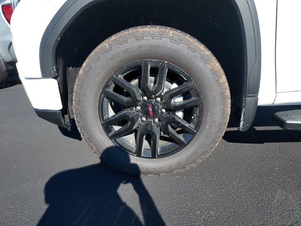 New 2026 Summit White GMC Elevation image 10