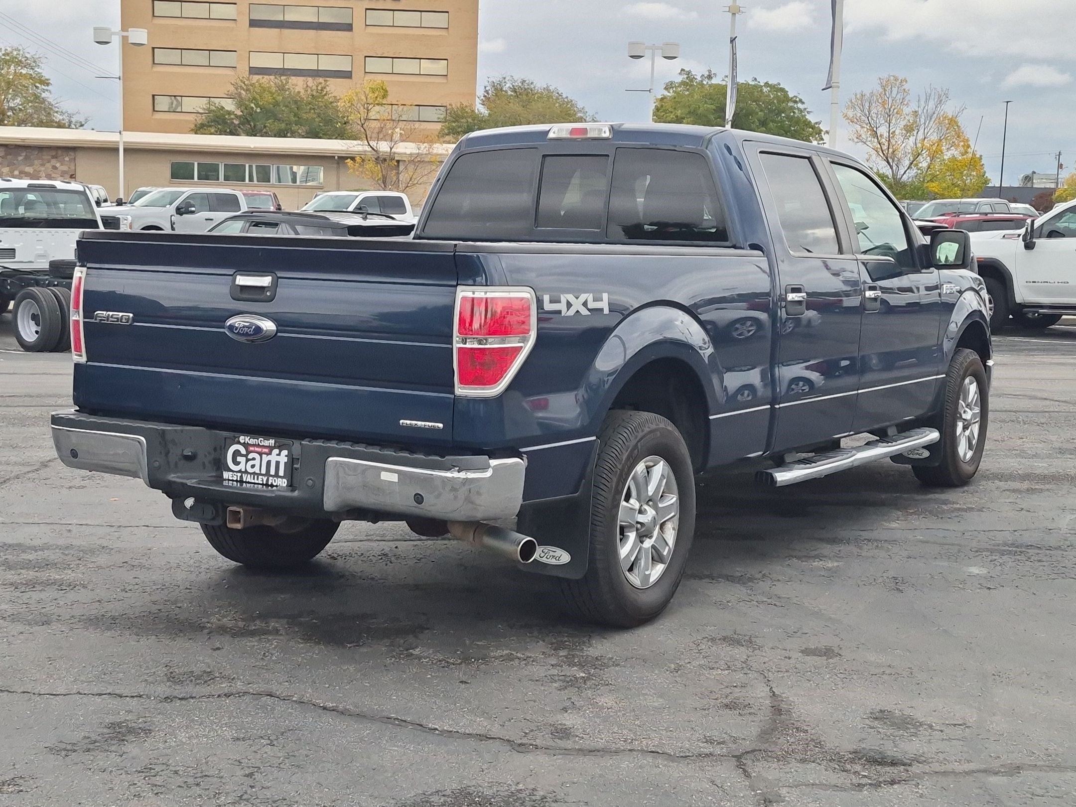 Used 2013 Blue Ford XLT image 3