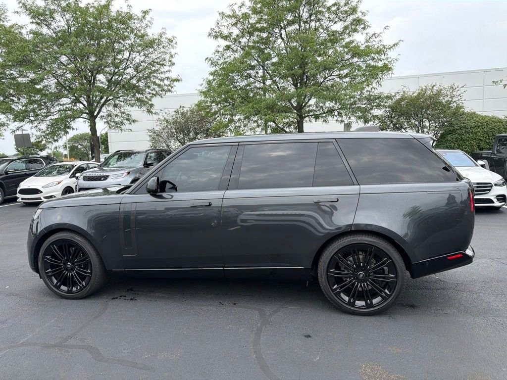 Used 2024 Gray Land Rover SE image 2