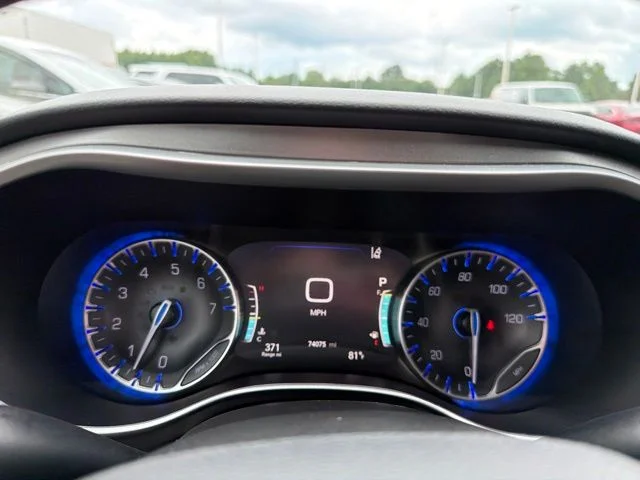 Used 2024 Black Chrysler Touring L image 30