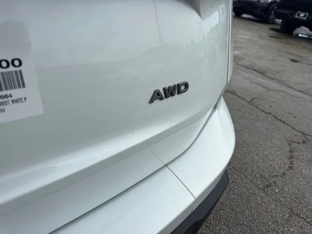 Used 2025 White Nissan SV image 32