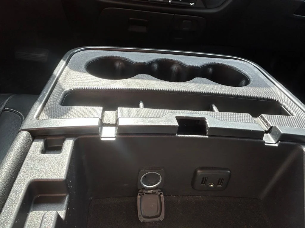 Used 2016 Summit White Chevrolet LT image 17