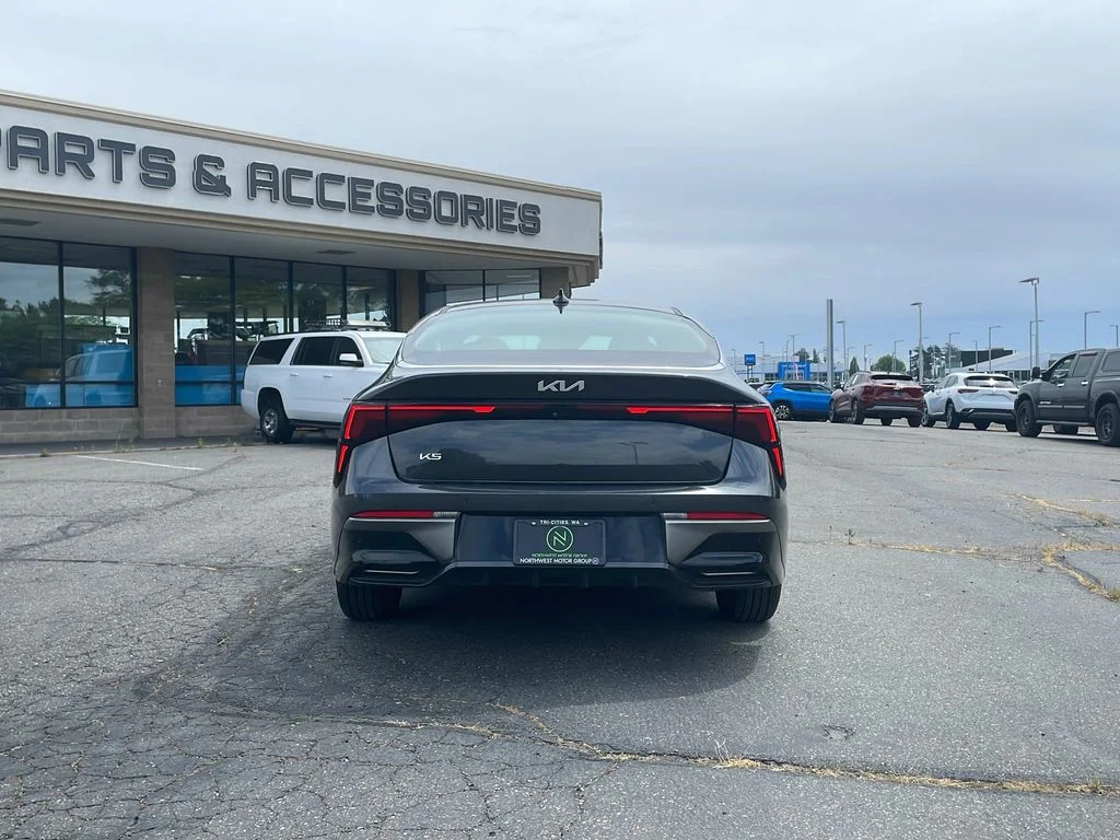 2025 Kia K5 LXS - Photo 6