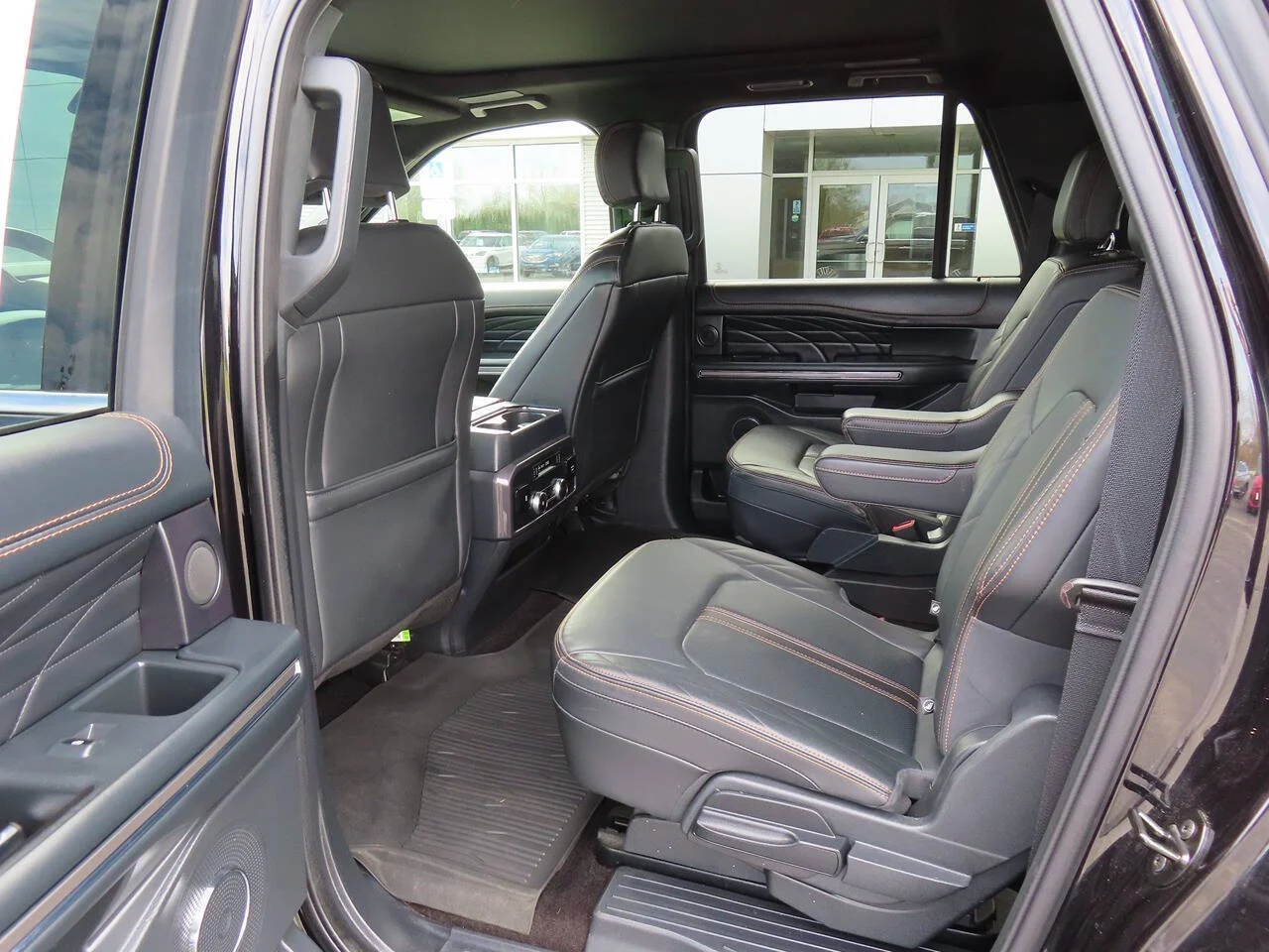 Used 2023 Agate Black Ford Platinum 4x4 4dr SUV image 10