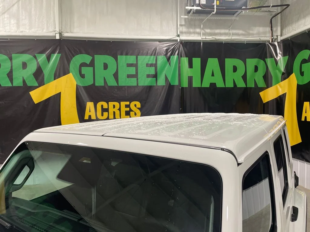 New 2026 Bright White Clear-Coat Exterior Paint Jeep Sahara image 14