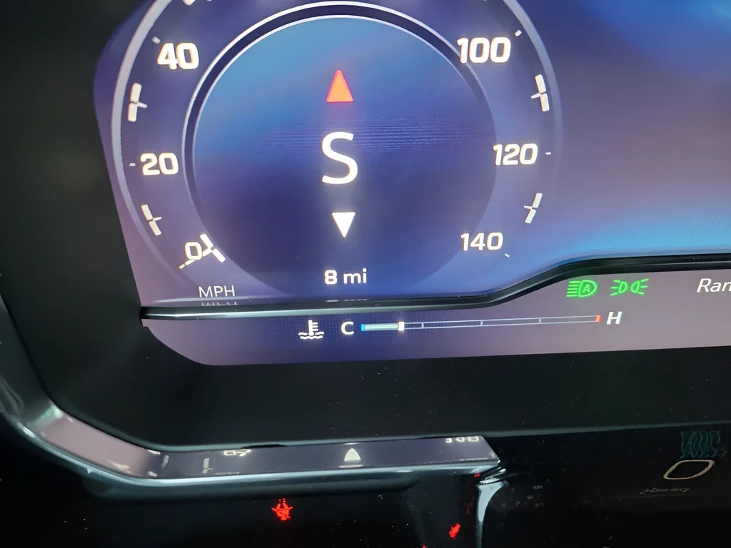 2025 Chevrolet Silverado 1500 LT - Photo 18