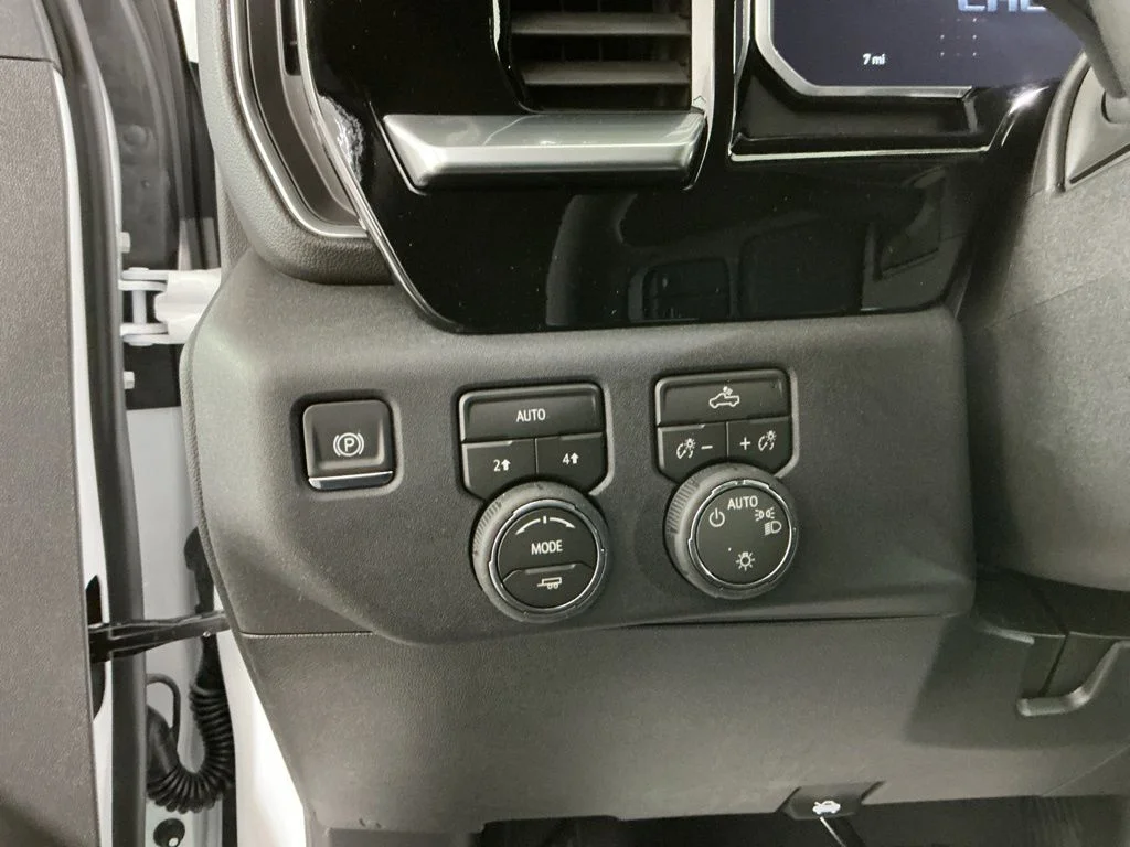 New 2026 White Chevrolet LT image 11