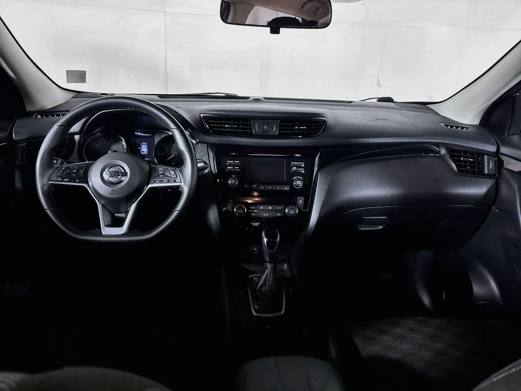 Used 2017 Red Nissan SV image 12