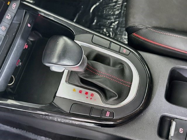Used 2022 Snow White Pearl Kia GT image 16