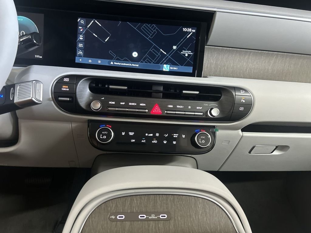 New 2026 Silver Metallic Hyundai SEL 8P image 26