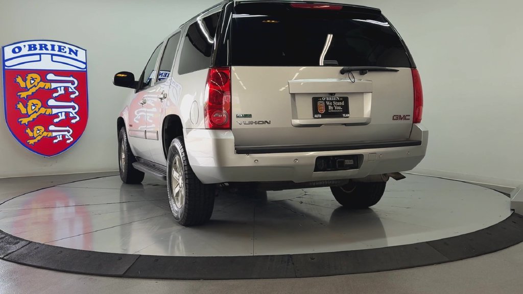 Used 2011 Pure Silver Metallic GMC SLE image 6