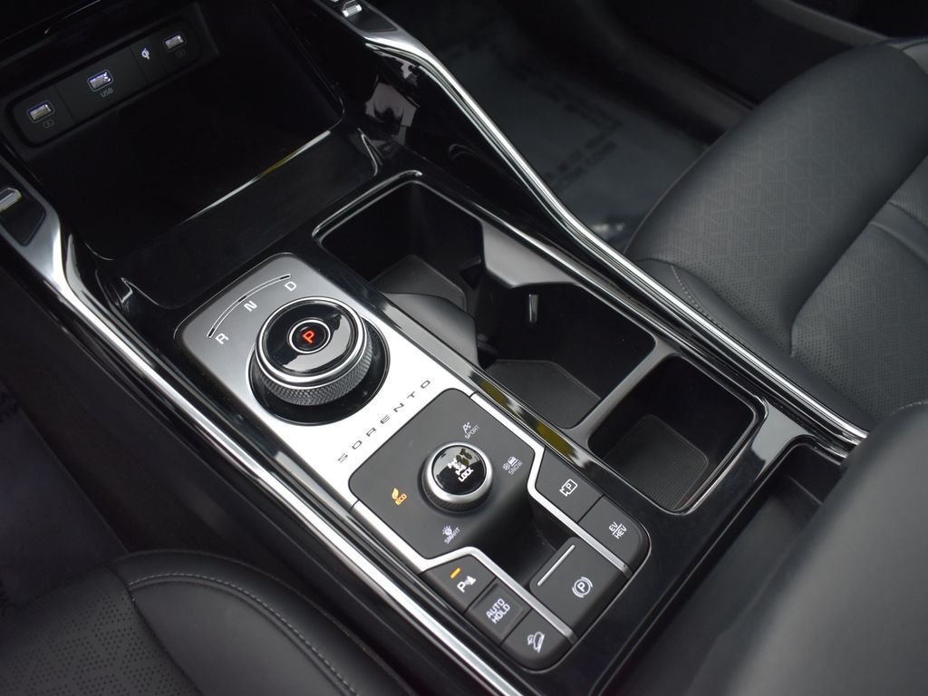 2022 KIA SORENTO - Image 18