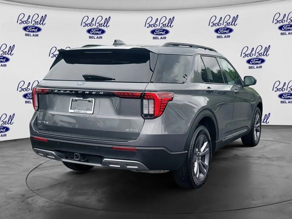 Used 2025 Gray Ford Active image 7