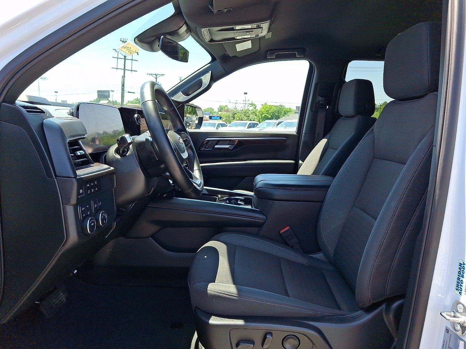 Used 2025 Summit White Chevrolet LS image 10