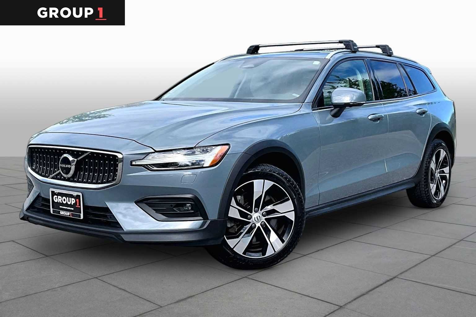 2023 Volvo V60 Cross Country Plus