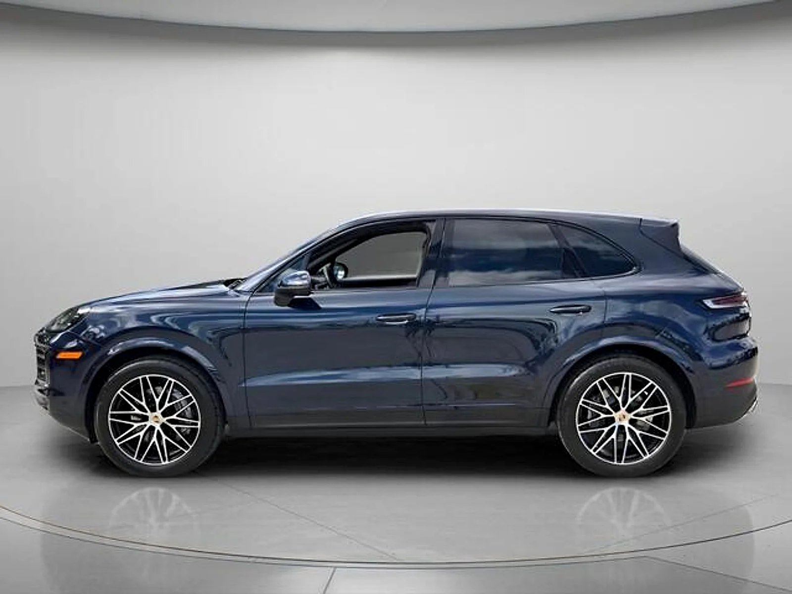 Used 2025  Porsche  image 3