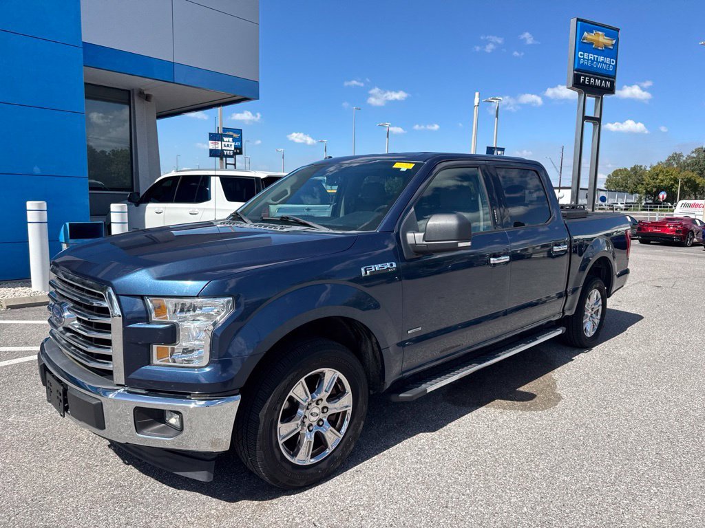 Used 2017 Blue Ford XLT image 1