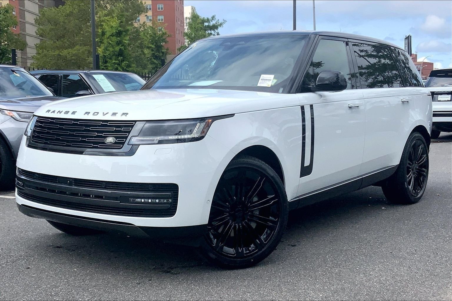 New 2026 Fuji White Land Rover SE 7 Seats image 1