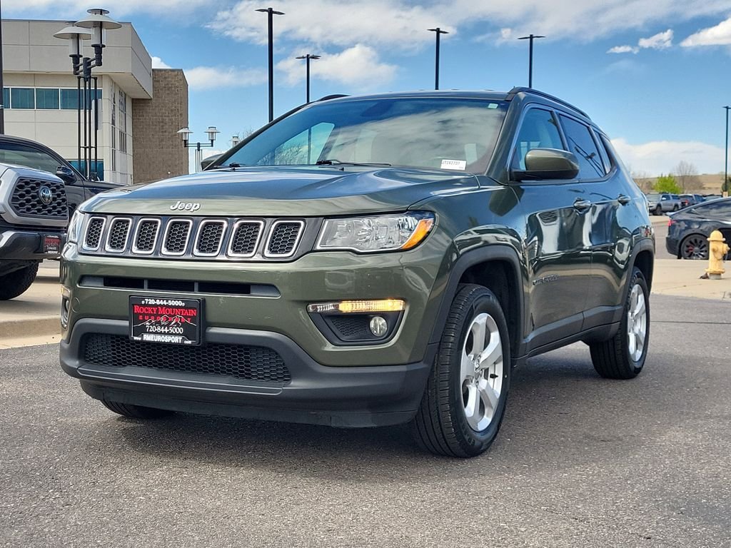 Used 2018 Green Jeep Latitude image 7