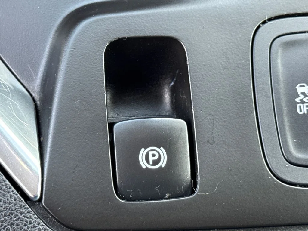 Used 2019 Summit White Chevrolet 3LT image 53