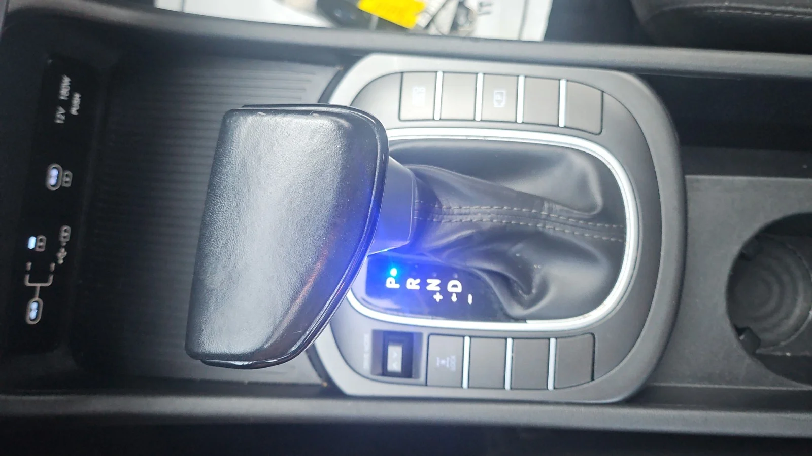 Used 2025 Blue Hyundai SEL AWD image 21