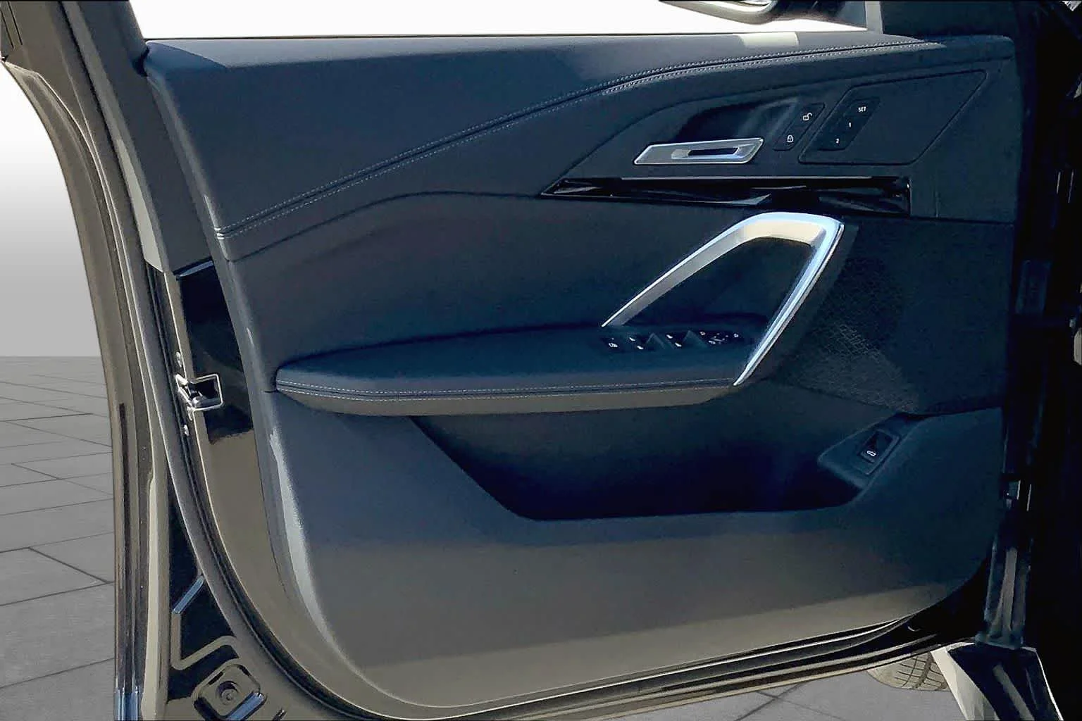 New 2025 Black Sapphire Metallic BMW xDrive28i image 10
