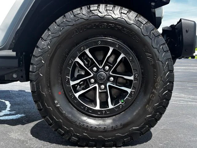New 2026 White Jeep Moab 392 image 9