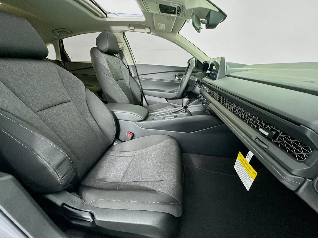 New 2026 Solar Silver Metallic Honda SE image 37