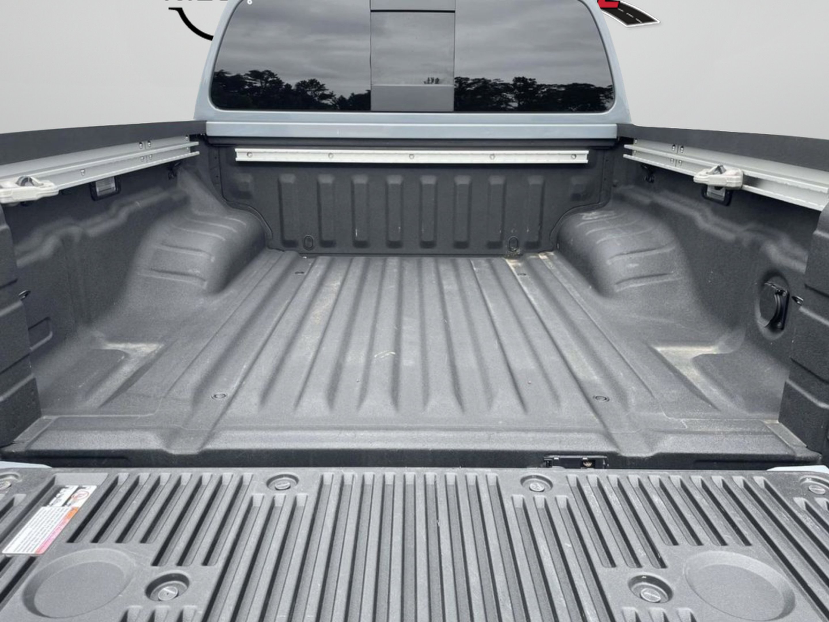 Used 2025 Gray Nissan PRO-4X image 27