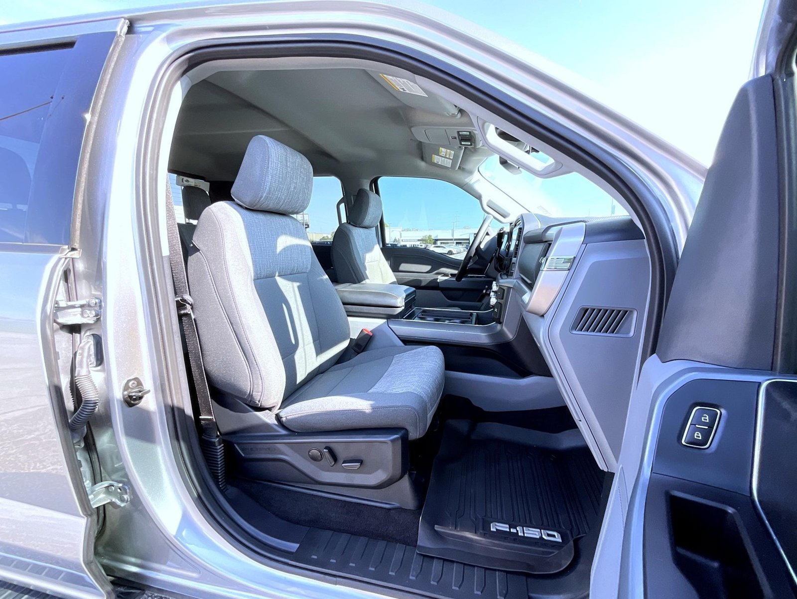 2023 Ford F-150 XLT - Photo 16