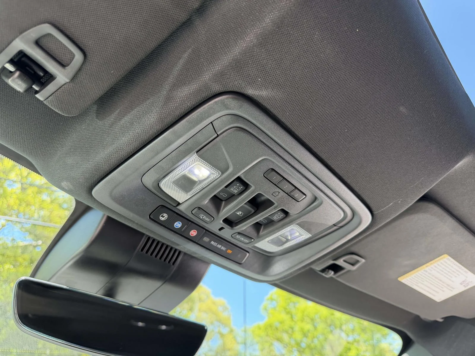 Used 2023 Gray Chevrolet ZR2 image 29