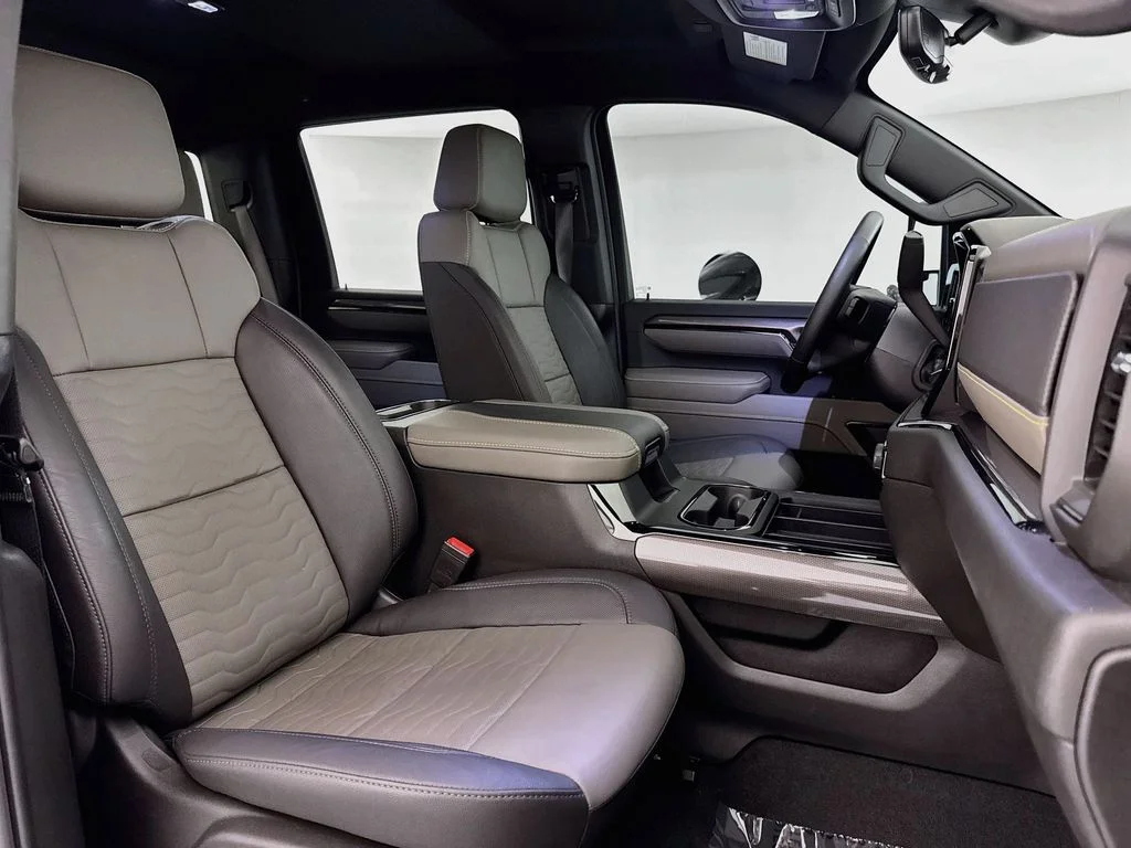 Used 2026 Gray Chevrolet ZR2 image 28