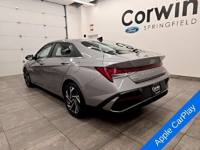 Used 2025 Metal Hyundai Limited image 3