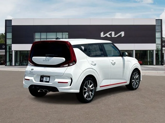 Used 2022 White Kia Turbo image 8