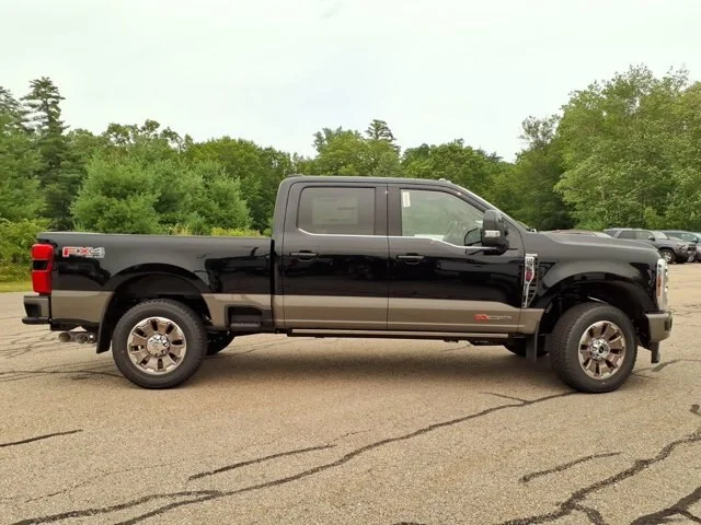 New 2026 Agate Black Metallic Ford King Ranch image 23