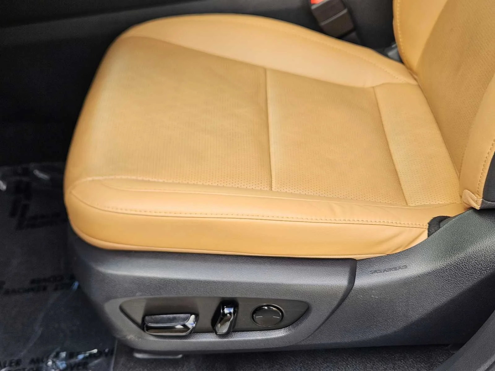 Certified Used 2025 EMINENT WHITE PEARL Lexus Premium Plus image 19